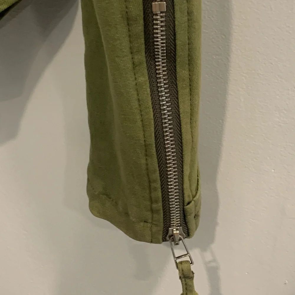 Unique Green Studded Utility Jacket Structured Shoulders and Quilted Sleeves - Picture 9 of 16